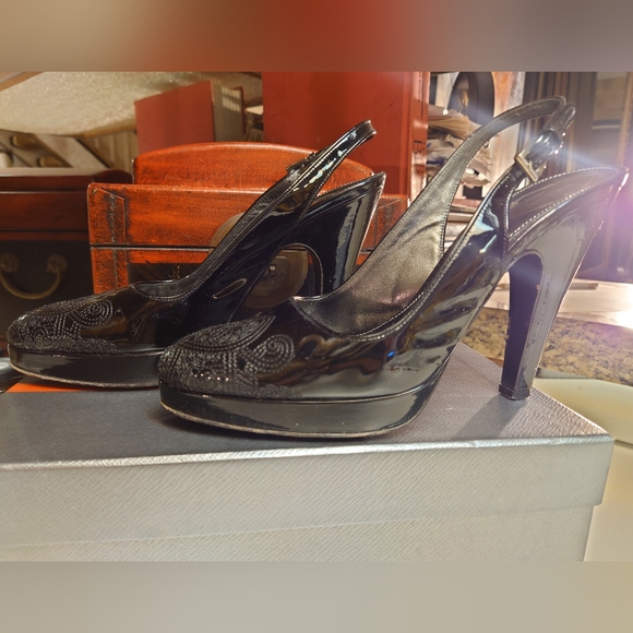 Mismatch! EUC Black Patent PRADA Slingback Embroidered Pumps 39 / 40 Adjustable - Picture 7 of 13